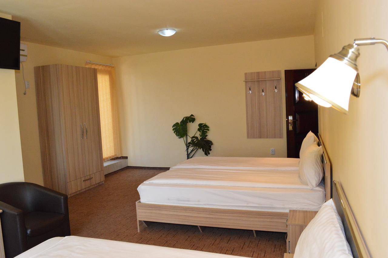 Pensiunea Beverly Hills Băile Felix Екстериор снимка